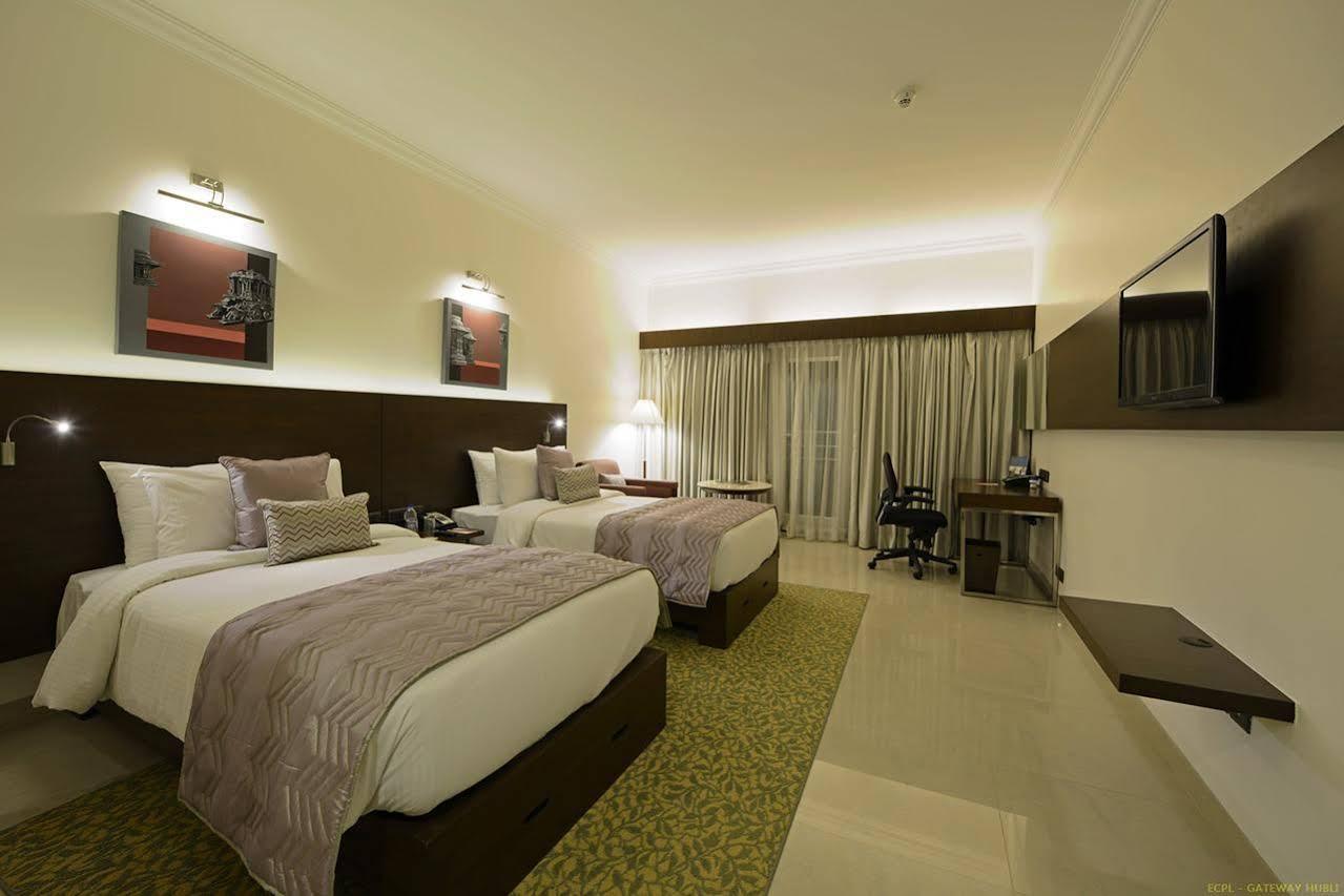 Naveen Lakeside Hotel 4*